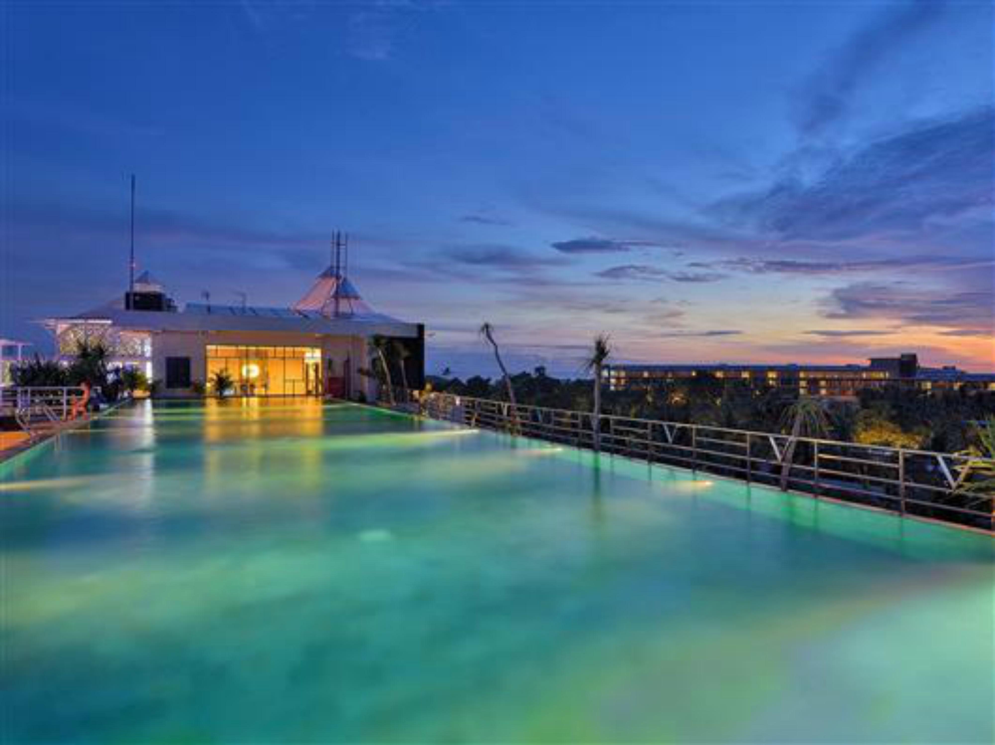 De Vins Sky Hotel Seminyak Exterior foto